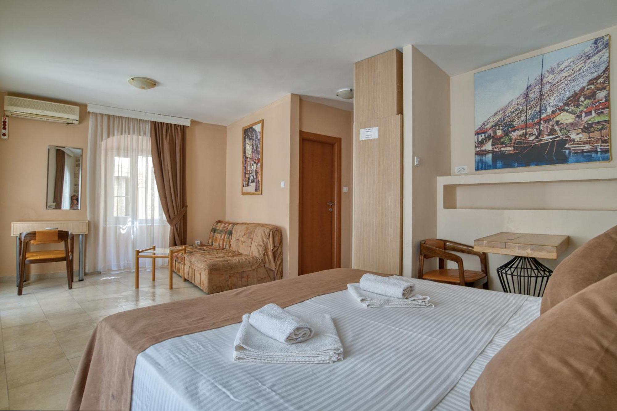 Hotel Rendez Vous