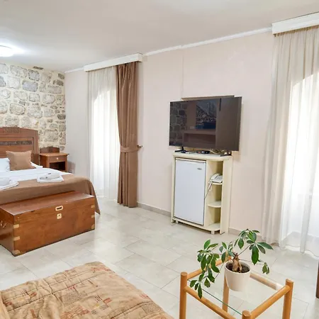 Hotel Rendez Vous Kotor Exterior photo