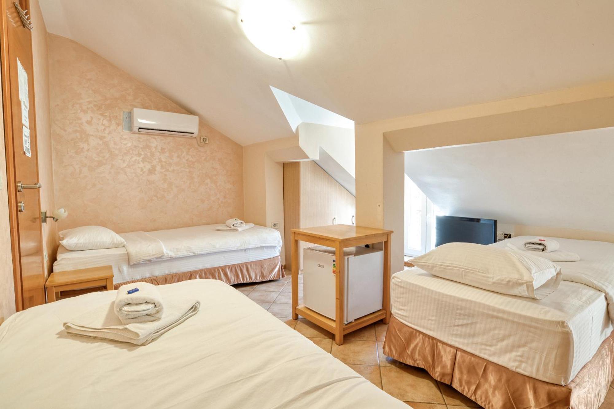Hotel Rendez Vous