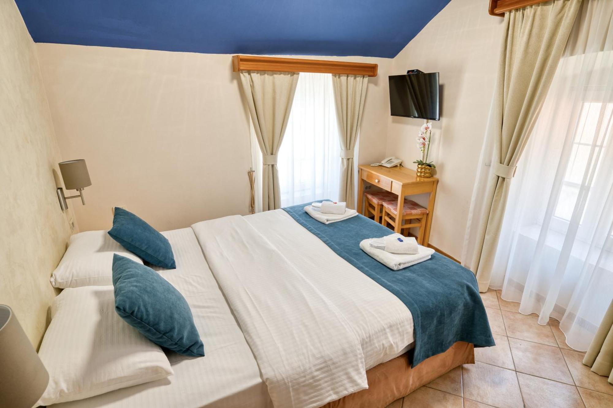 Hotel Rendez Vous 3*