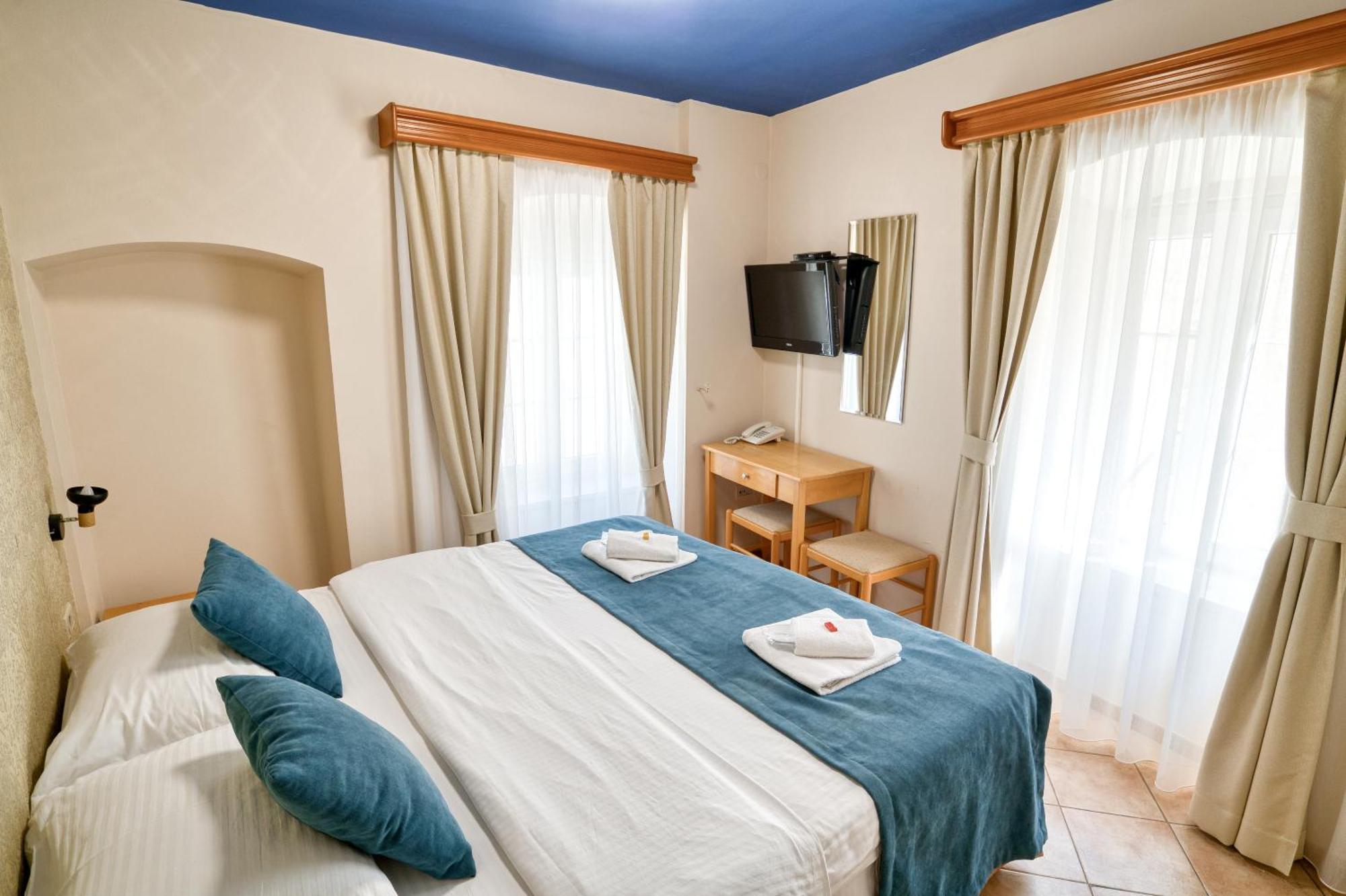 Rendez Vous Hotel